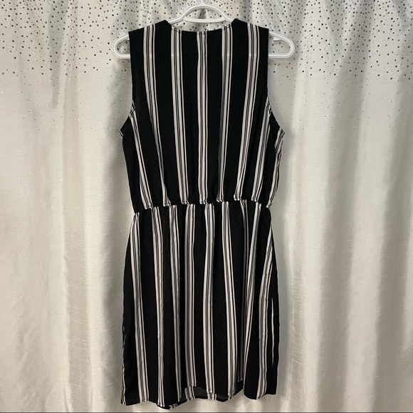 Striped kneelength dress - Picture 4 of 4